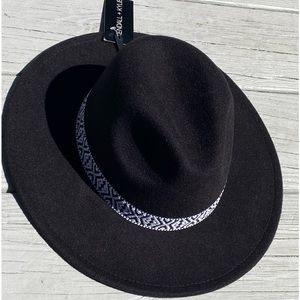 Kendall + Kylie Fedora Hat ~ Solid Black ~ One Size ~ NWT